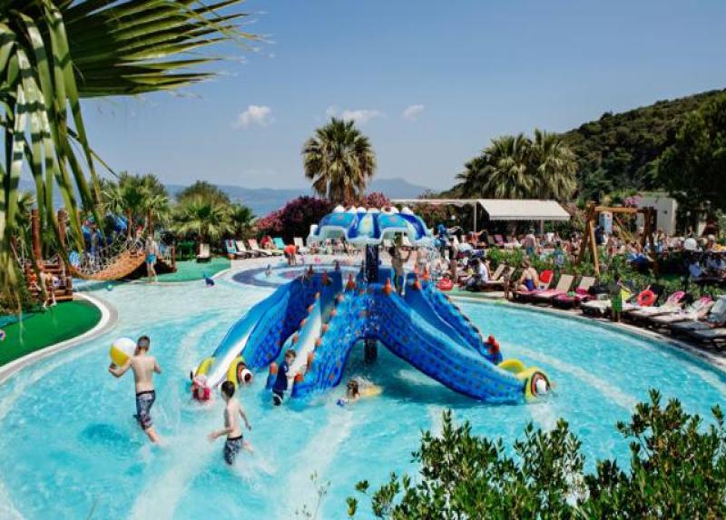 Pine Bay Holiday Resort Hotel