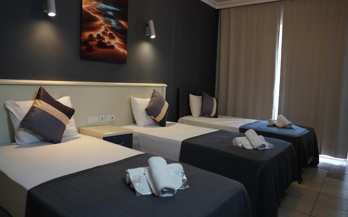 Grand Alisa Hotel