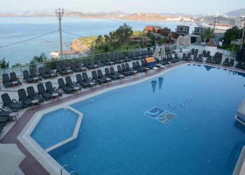 Forever Club Hotel