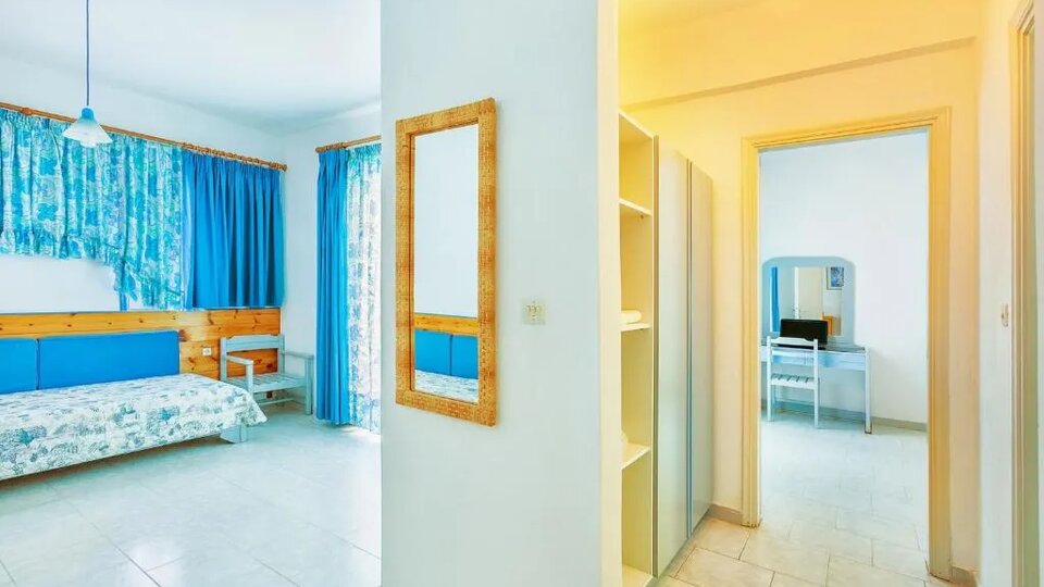 Faros Apartments