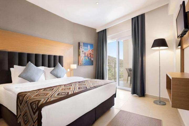 Ramada Hotel & Suites by Wyndham