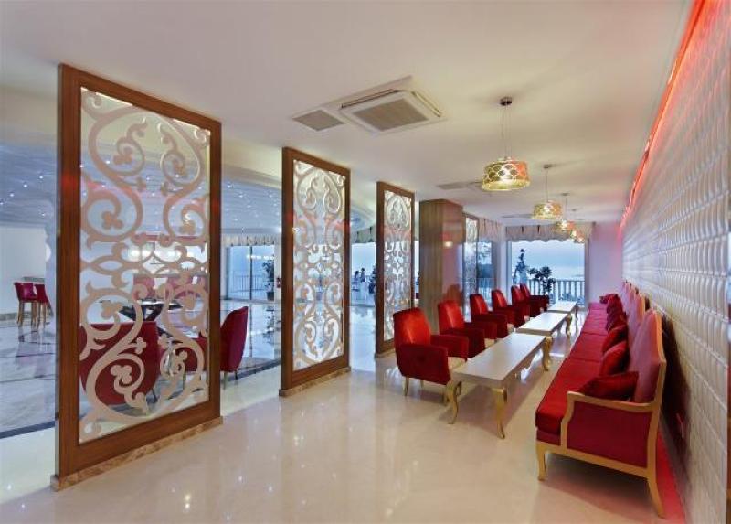 Justiniano Deluxe Resort Hotel