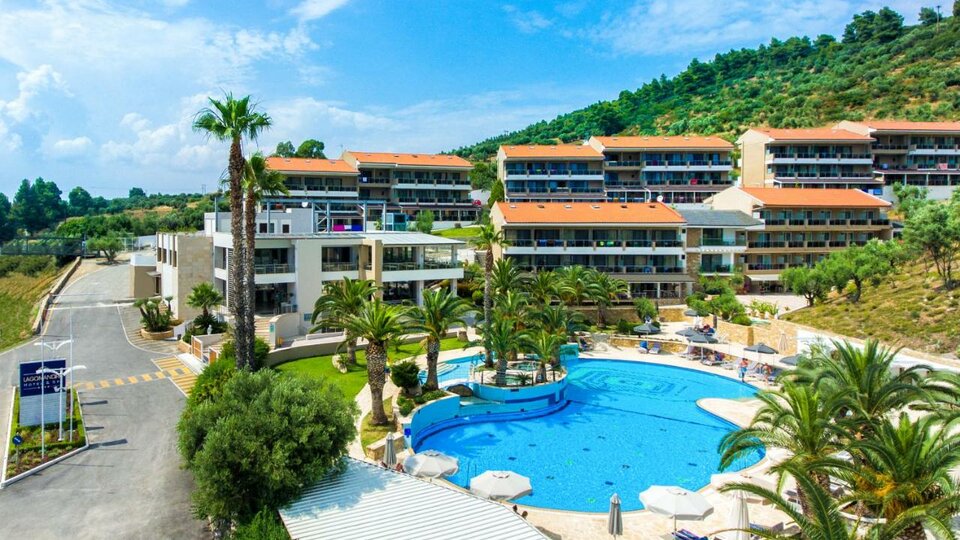 Lagomandra Hotel and Spa