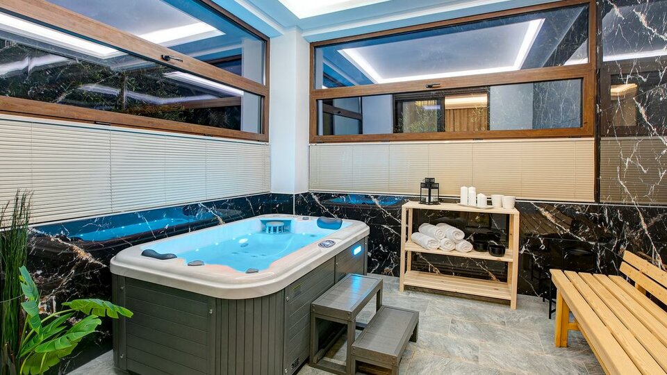 Epavli Alexandros Luxury Villa