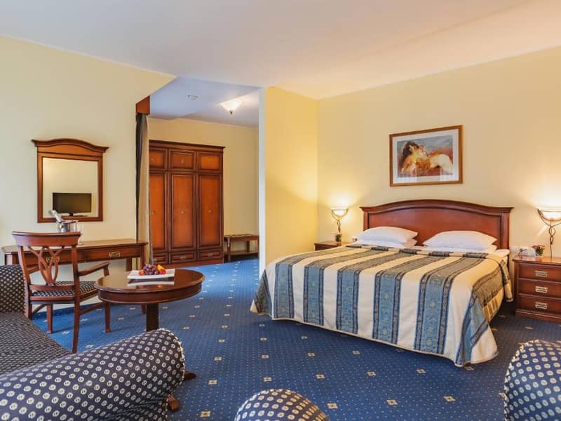 Hotel Ramada & Suites
