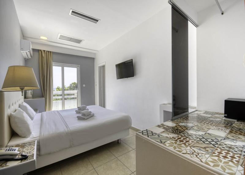 Astron Hotel