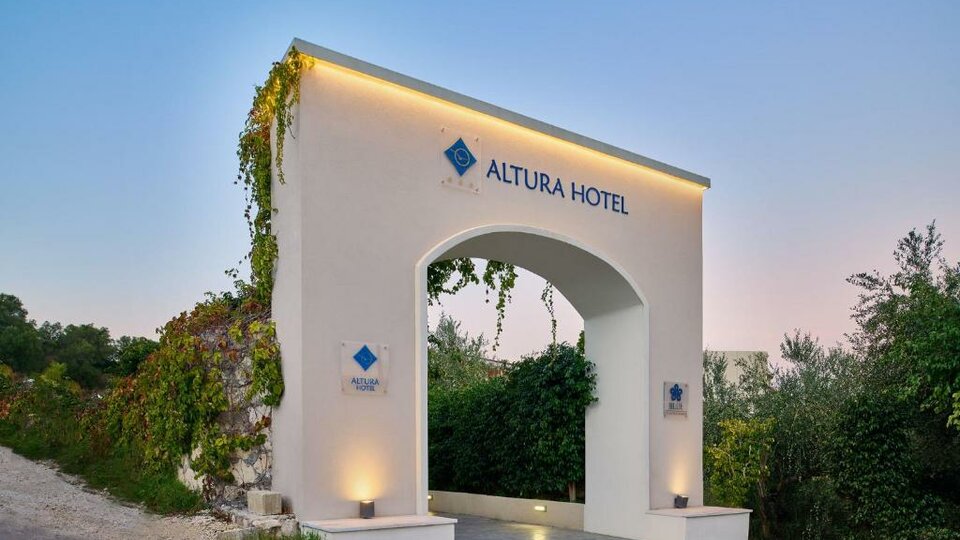 Altura Hotel 