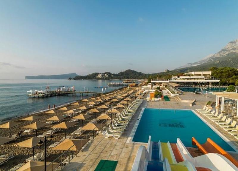 Perre La Mer Hotel