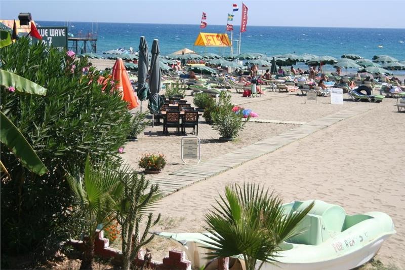 Blue Wave Suite Hotel