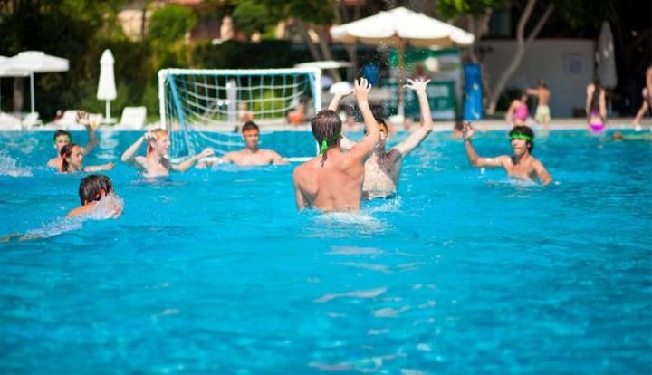 Hillside Beach Club