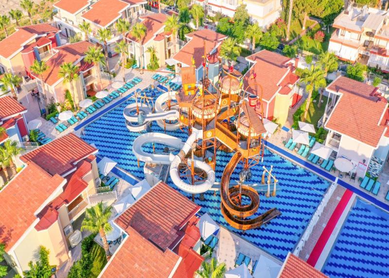 Crystal Club World Of Colours Hotel