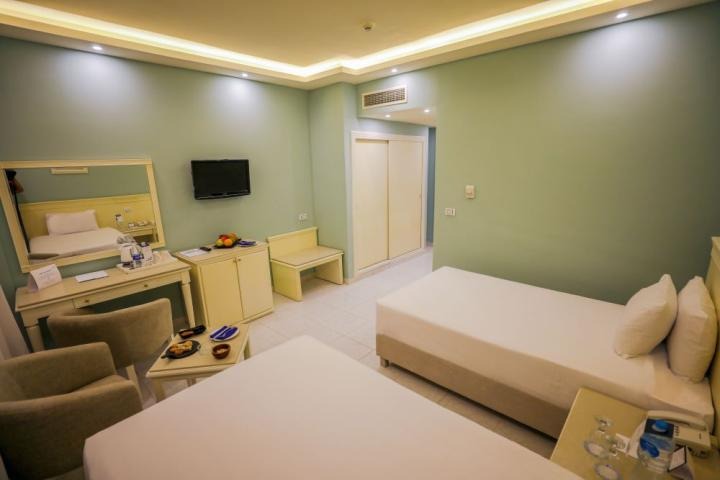 Blend Club Aqua Resort Hotel