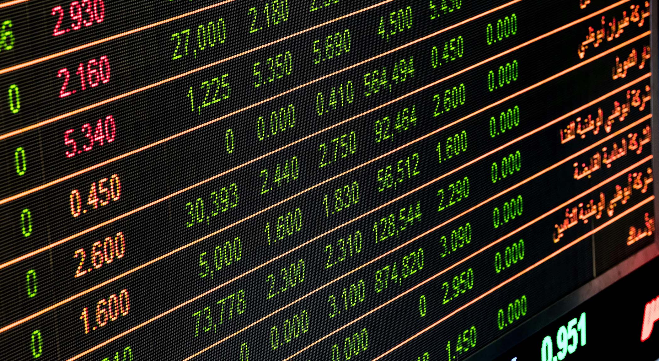 The Role of Technology in Modern Investing: From Robo-Advisors to AI