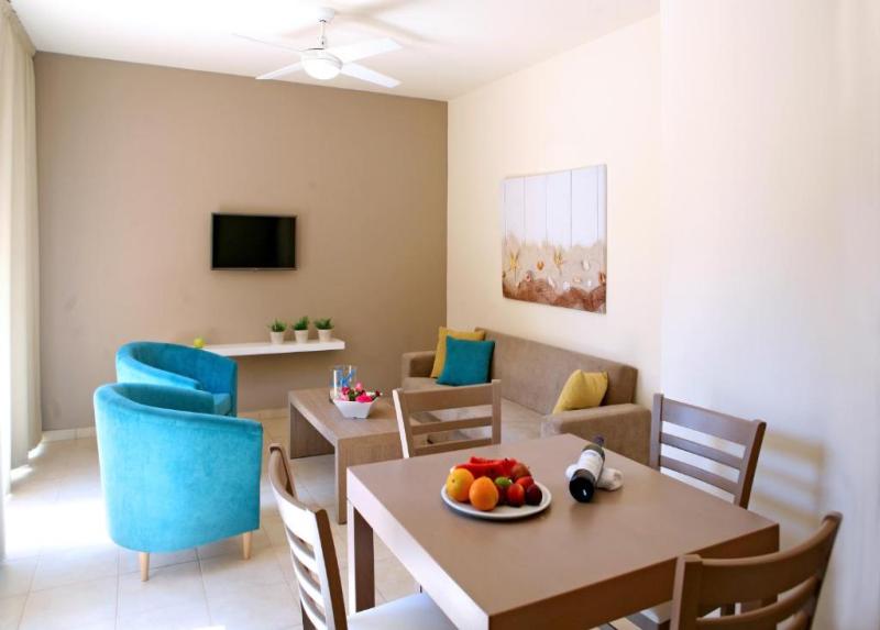 Makronisos Holiday Village Hotel