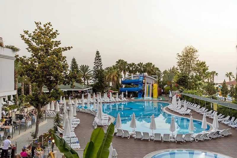 Holiday Park Resort Hotel