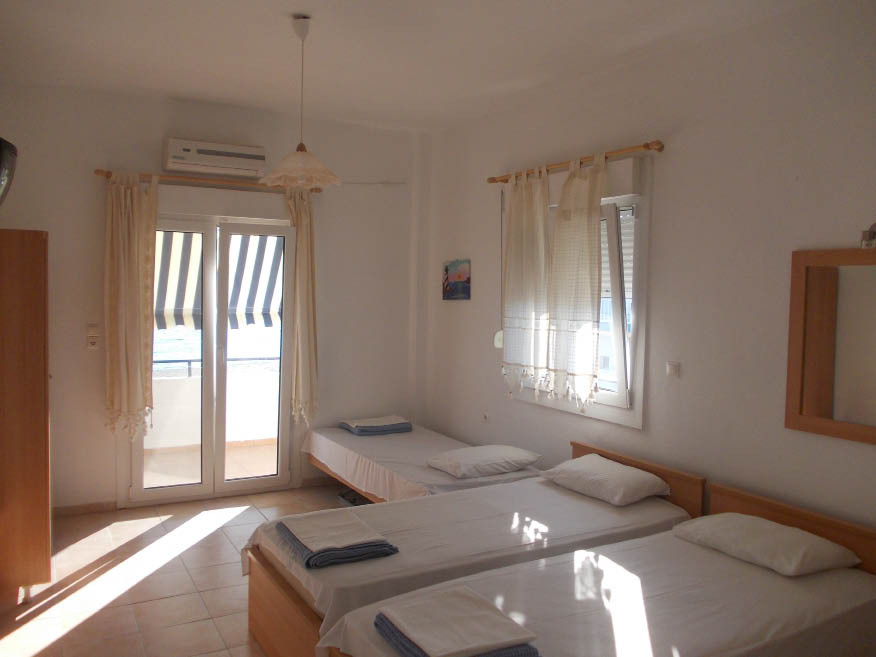 Apartmani i Studija Liotrivi Beach