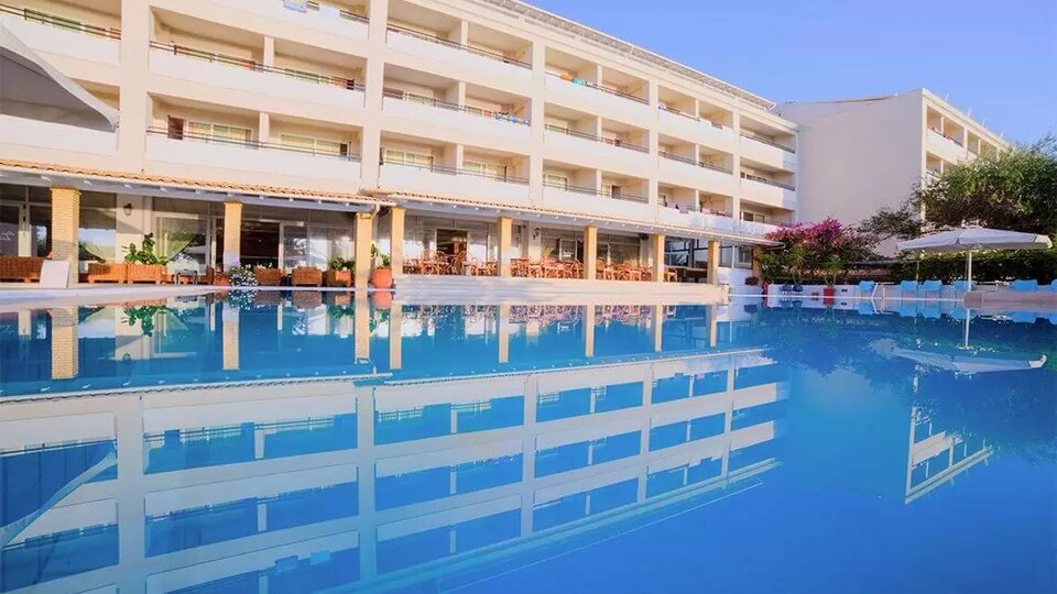 Elea Beach Dassia