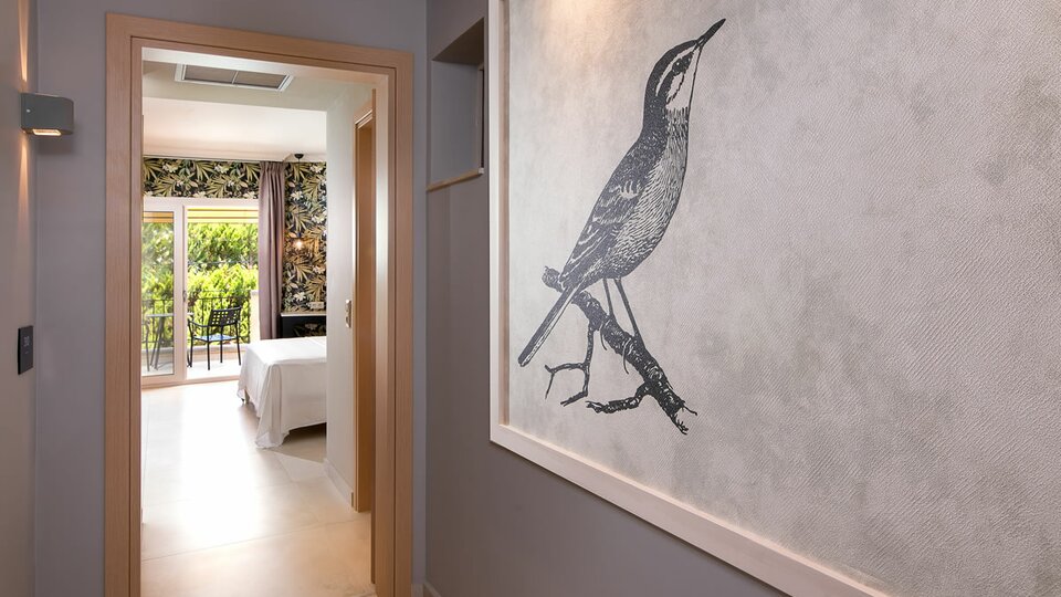 Neikos Mediterraneo Luxury Suites