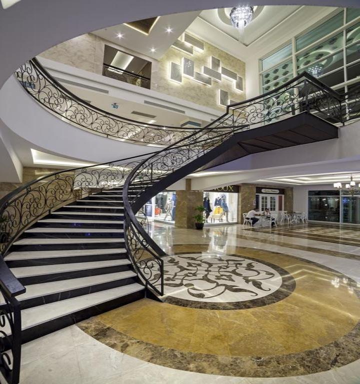 Karmir Resort Hotel