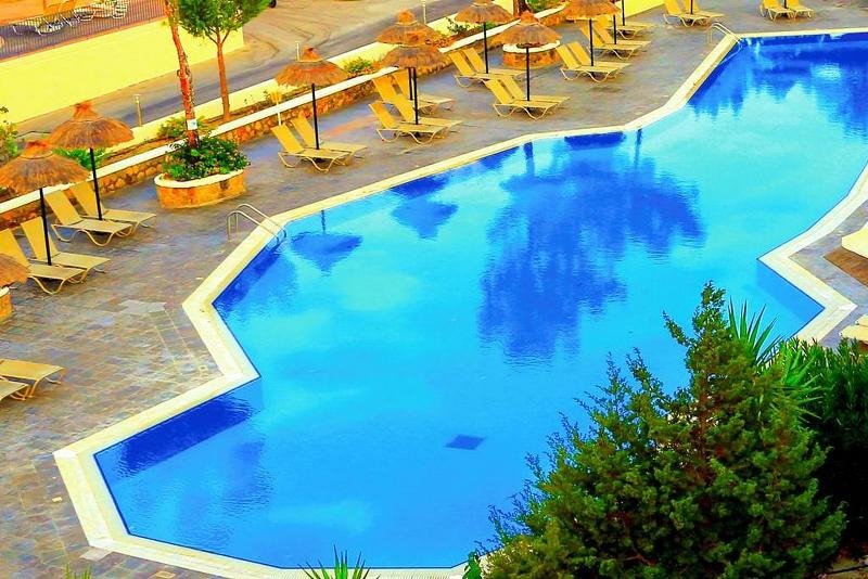 Hotel Kiotari Miraluna