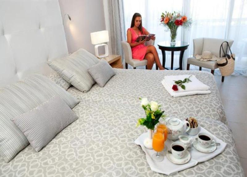 Asterias Beach Hotel