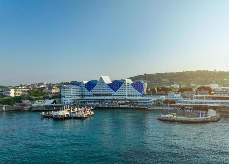 Orange County Resort Alanja Hotel