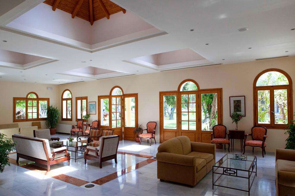 Delfinia Hotel 