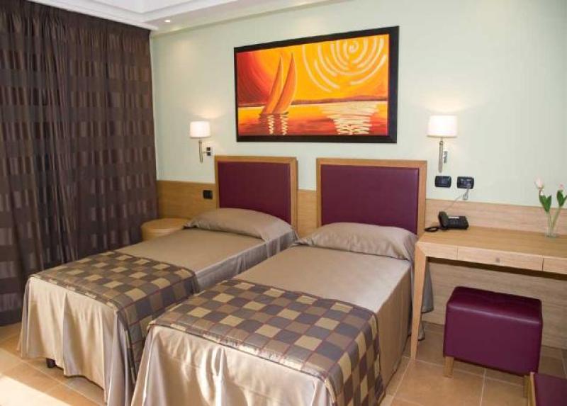 Artemis Hotel