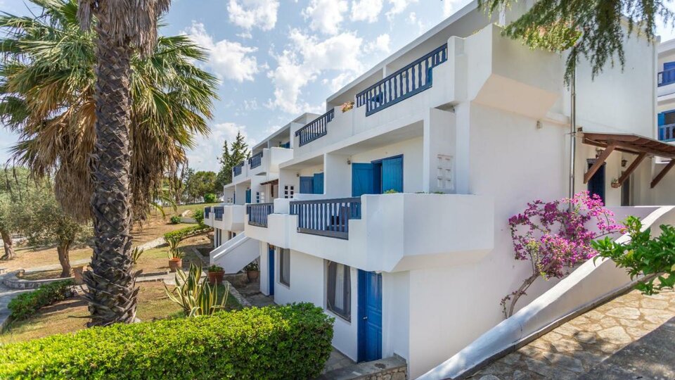Agionissi Resort