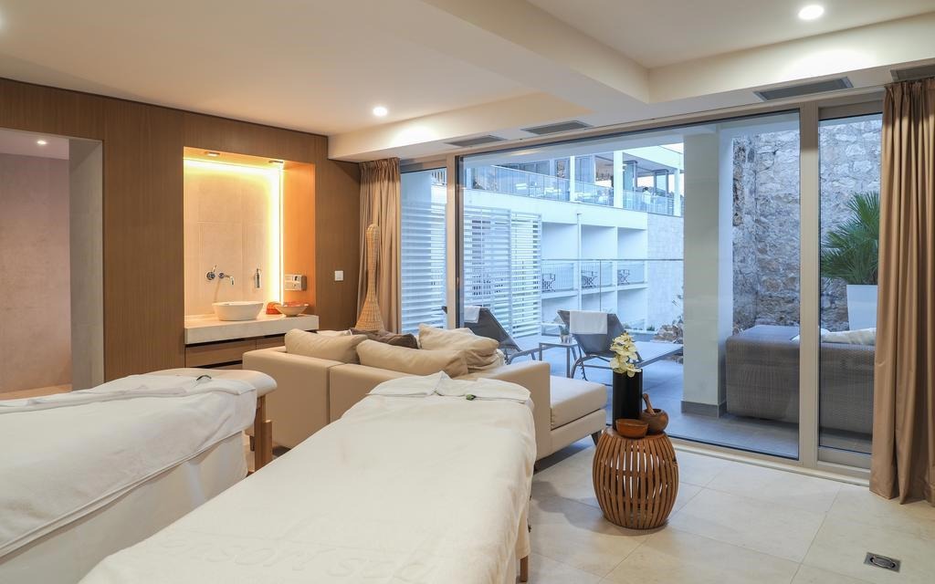 Hotel Adriana