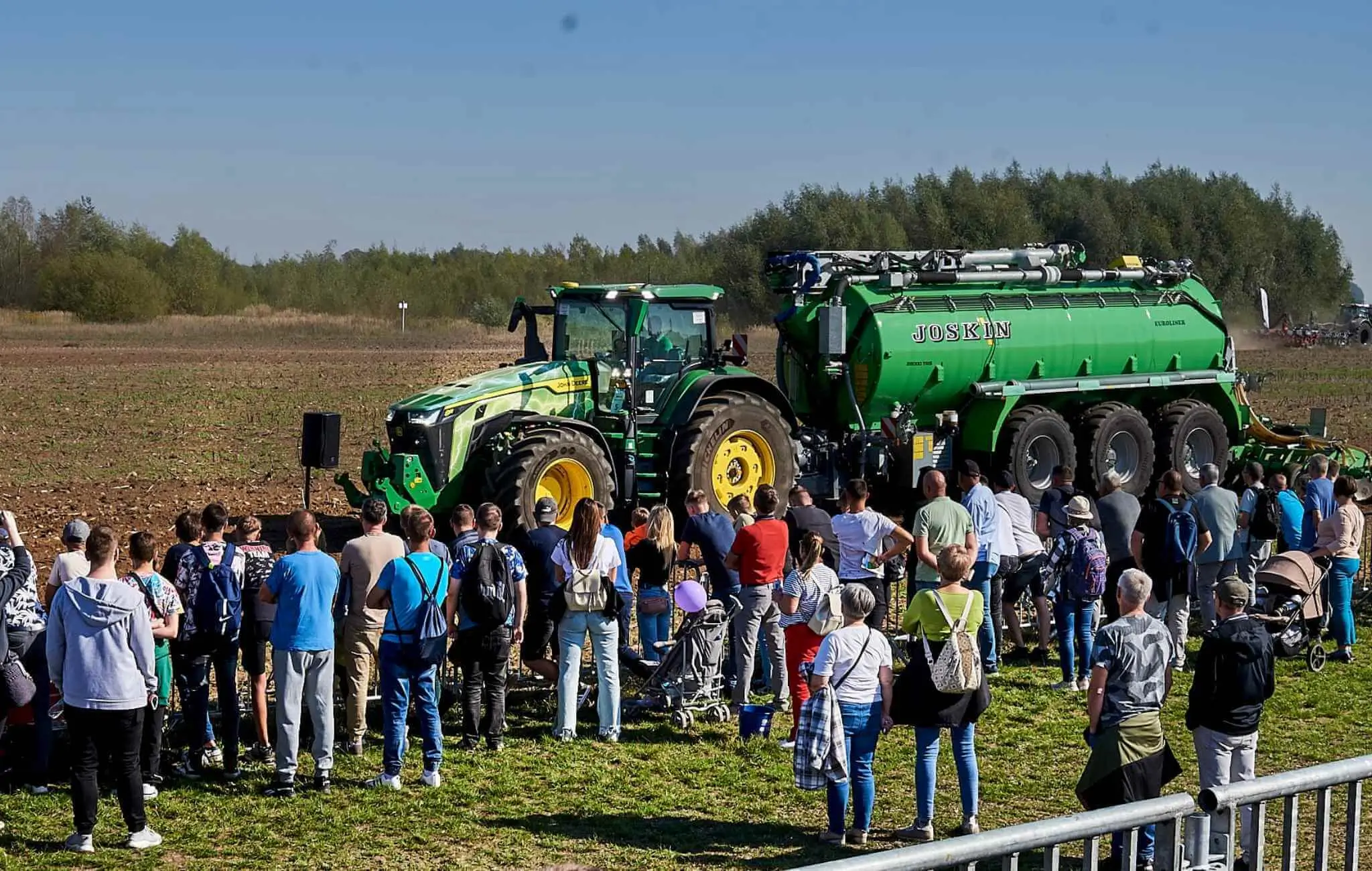 W czasie wystawy można zapoznać się z bogatą ofertą opon rolniczych. Fot. AGRO SHOW, Facebook