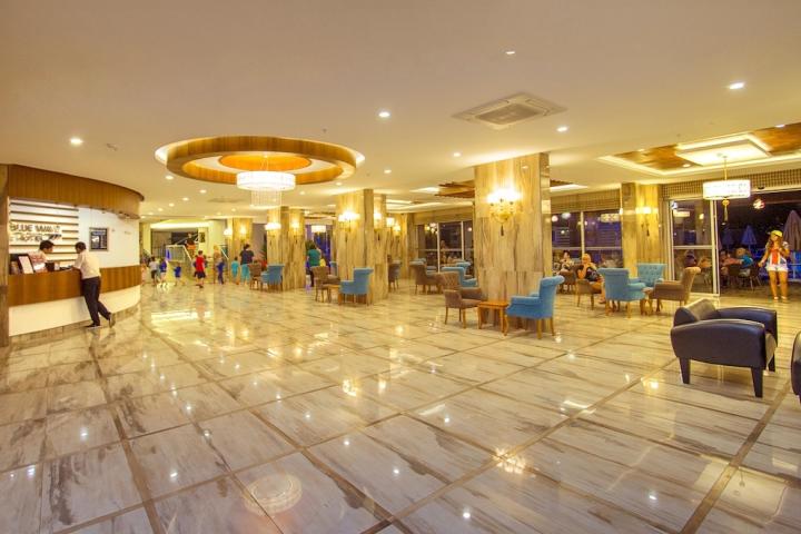 Blue Wave Suite Hotel
