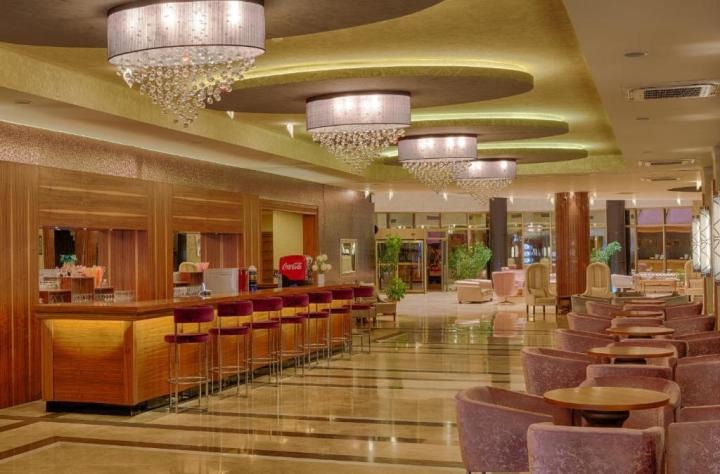 Hotel Golden Rock Beach