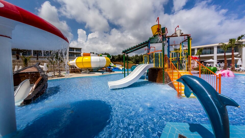 Caretta Paradise Resort & WaterPark