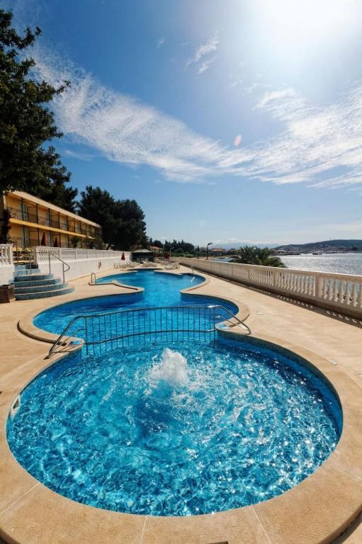 Hotel Val (ex Jadran)