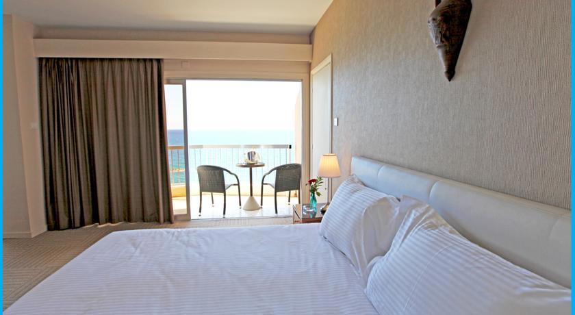 Poseidonia Beach Hotel