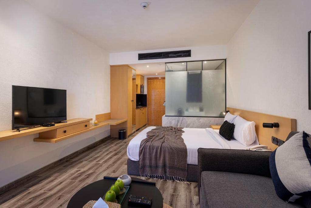 Creek Hotel and Resedences