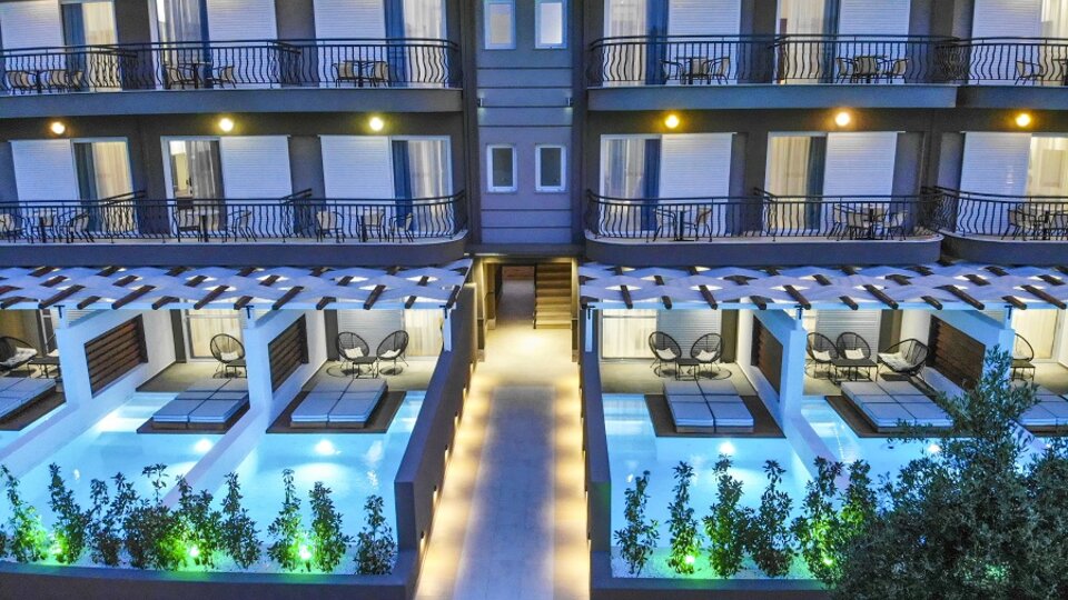 Hotel Royal Hotel and Suites