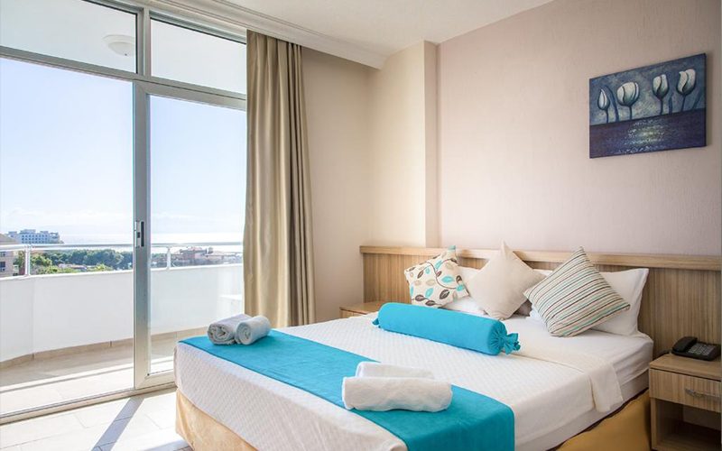 Ponz Hotel