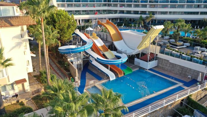 Eos Beach Resort