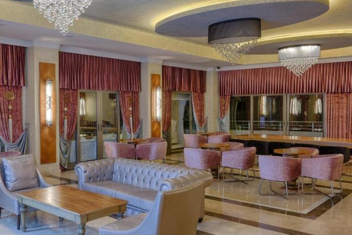 Hotel Golden Rock Beach