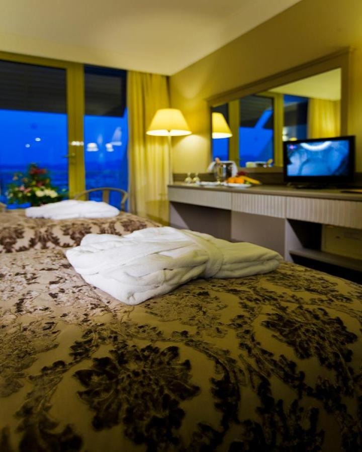 Fantasia Deluxe Hotel