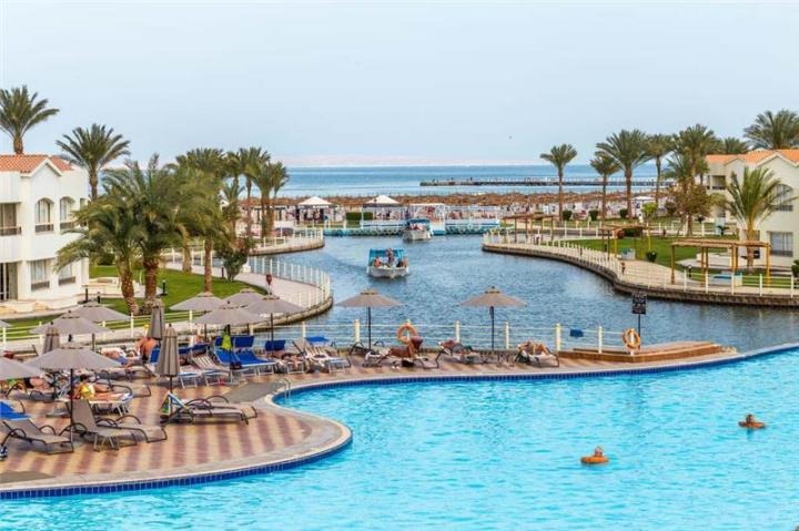 Pick Albatros Dana Beach Resort