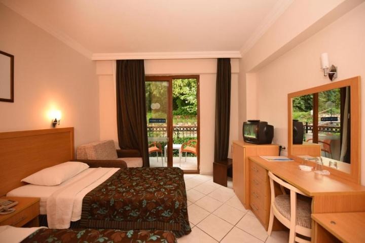 Hotel Perdikia Beach