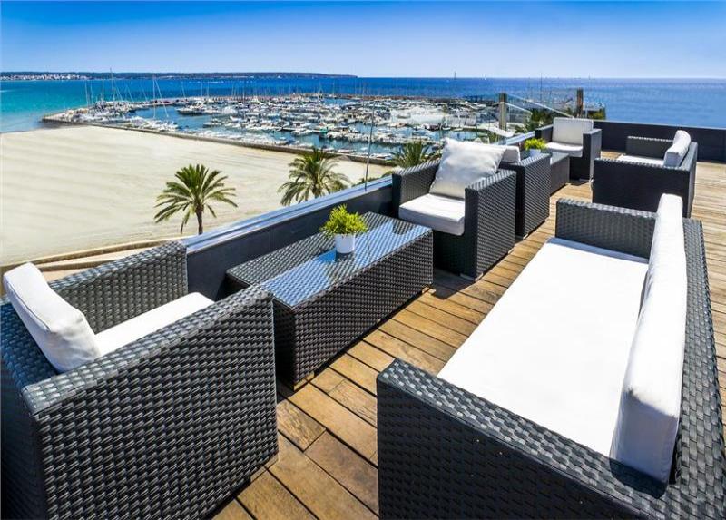 Nautic Hotel
