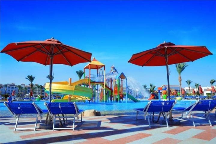 Pick Albatros Dana Beach Resort