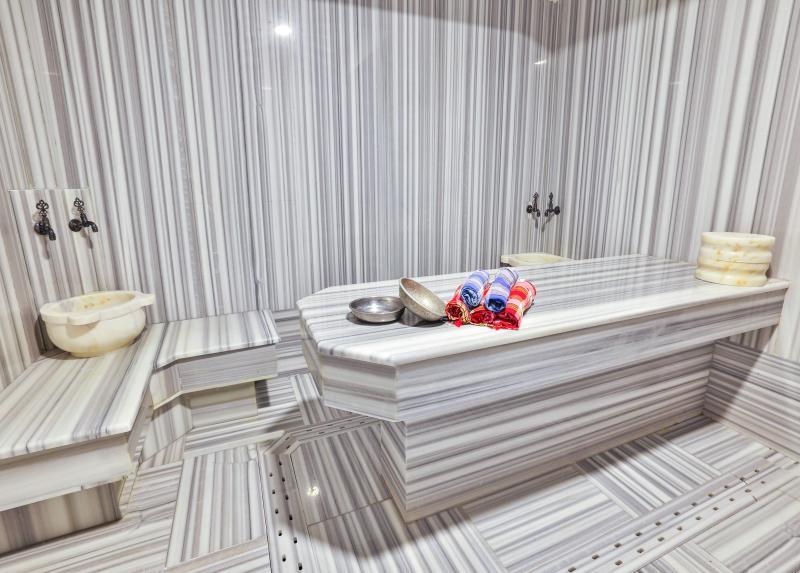 Crystal Club World Of Colours Hotel