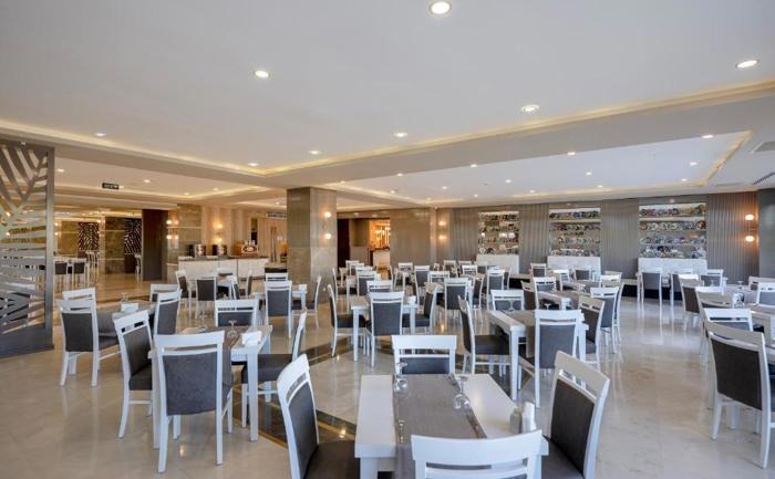 Hotel Loceanica Beach Resort