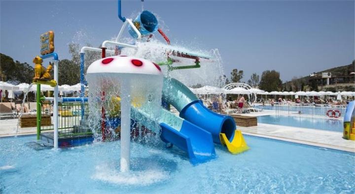Ramada Resort By Wyndham Kusadasi & Golf