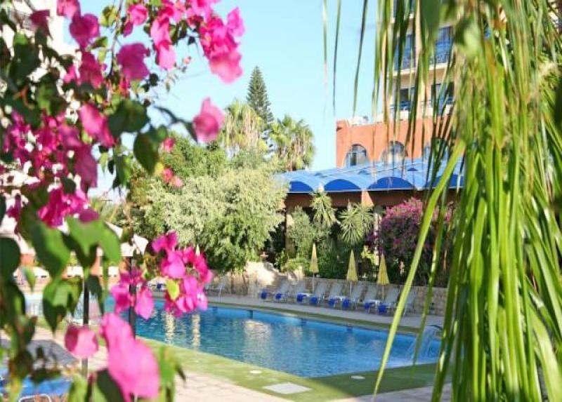 Navarria Hotel